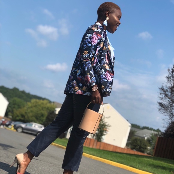 Meet your Posher, Ivy - Picture 6 of 8